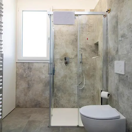 Appartement 100 Meters From The Sea, Ac, Private Parking And Wi-fi Civitanova Marche
